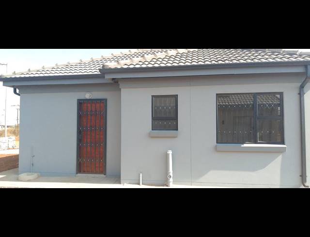 3 BEDROOM TOWNHOUSE FOR SALE IN KLERKSOORD